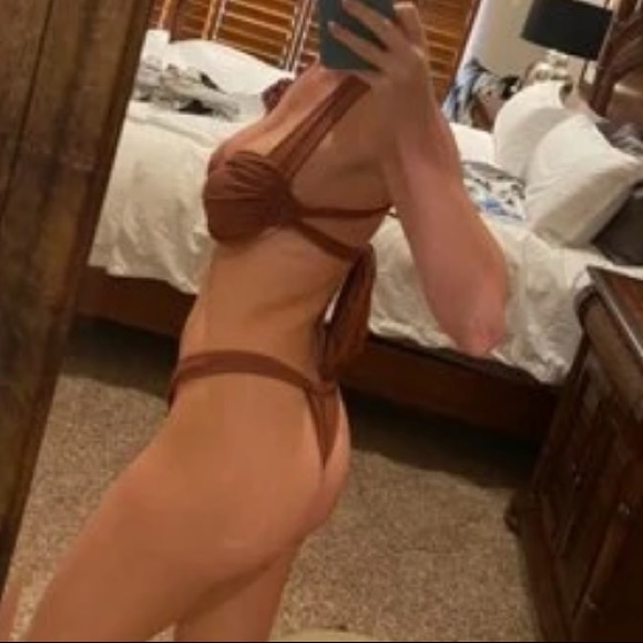 Ruched Underwire Bikini Top - Picture 8 of 10